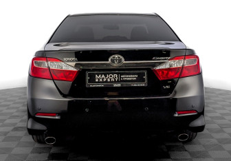 Подержанный автомобиль Toyota Camry Sedan 2014 года (6 фото)