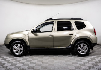 Подержанный автомобиль Renault Duster 2013 года (8 фото)