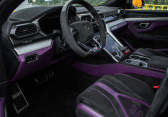 Подержанный автомобиль Lamborghini Urus 2020 года (14 фото)