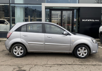 Подержанный автомобиль Kia Rio Hatchback 2009 года (4 фото)