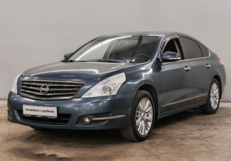 Подержанный автомобиль Nissan Teana 2012 года (1 фото)