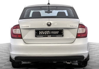 Подержанный автомобиль Skoda Rapid Liftback 2019 года (6 фото)