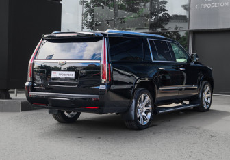 Подержанный автомобиль Cadillac Escalade Suv 2016 года (4 фото)