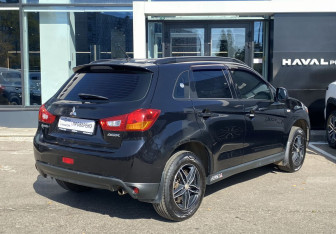 Подержанный автомобиль Mitsubishi ASX 2013 года (5 фото)