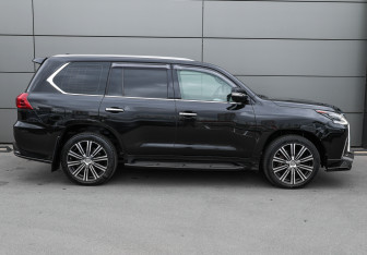 Подержанный автомобиль Lexus LX 2017 года (4 фото)