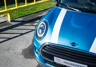 Подержанный автомобиль MINI Hatch 2018 года (15 фото)