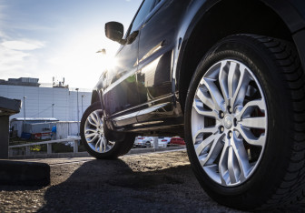 Подержанный автомобиль Land Rover Range Rover Sport 2016 года (10 фото)