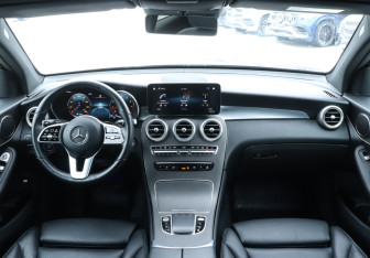Подержанный автомобиль Mercedes-Benz GLC Coupe 2021 года (12 фото)