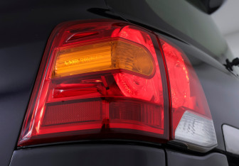 Подержанный автомобиль Toyota Land Cruiser Suv 2012 года (24 фото)