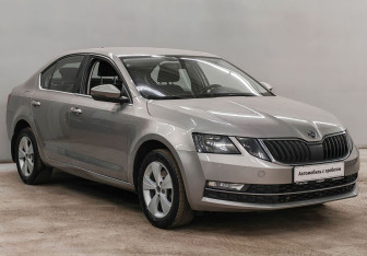 Подержанный автомобиль Skoda Octavia Liftback 2018 года (3 фото)