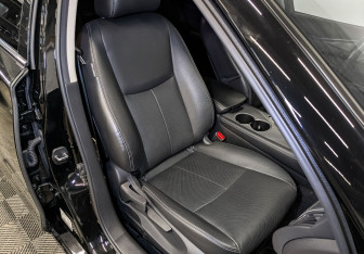 Подержанный автомобиль Infiniti Q50 2017 года (22 фото)