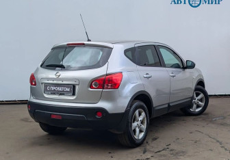 Подержанный автомобиль Nissan Qashqai 2008 года (5 фото)