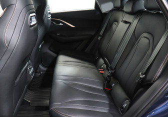 Подержанный автомобиль Omoda C5 2023 года (10 фото)