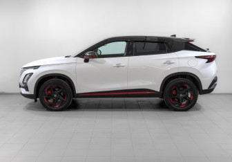 Подержанный автомобиль Omoda C5 2023 года (8 фото)