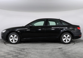 Подержанный автомобиль Audi A4 Sedan 2018 года (8 фото)