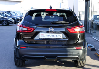 Подержанный автомобиль Nissan Qashqai 2020 года (6 фото)