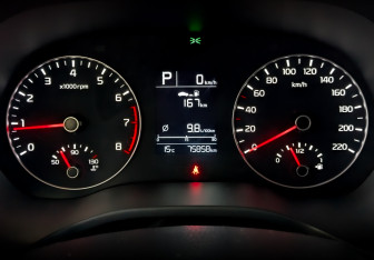 Подержанный автомобиль Kia Rio Sedan 2021 года (12 фото)