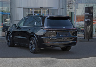 Новый LiXiang L9 2025 (4 фото)