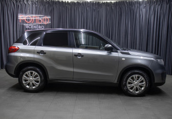 Подержанный автомобиль Suzuki Vitara 2015 года (4 фото)