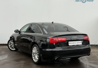 Подержанный автомобиль Audi A6 Sedan 2011 года (7 фото)