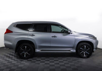 Подержанный автомобиль Mitsubishi Pajero Sport 2018 года (4 фото)