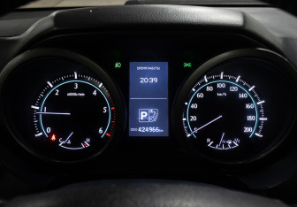 Подержанный автомобиль Toyota Land Cruiser Prado 2010 года (13 фото)
