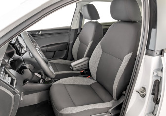 Подержанный автомобиль Skoda Rapid Liftback 2021 года (20 фото)