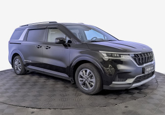 Подержанный автомобиль Kia Carnival 2021 года (3 фото)