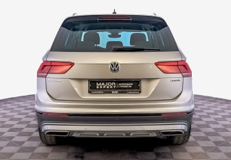 Подержанный автомобиль Volkswagen Tiguan 2019 года (6 фото)