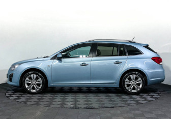 Подержанный автомобиль Chevrolet Cruze Wagon 2013 года (8 фото)