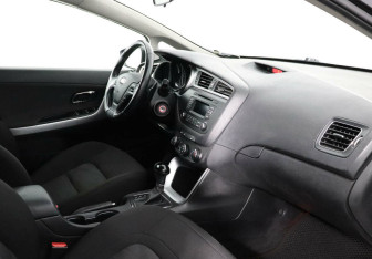 Подержанный автомобиль Kia Ceed Wagon 2016 года (7 фото)