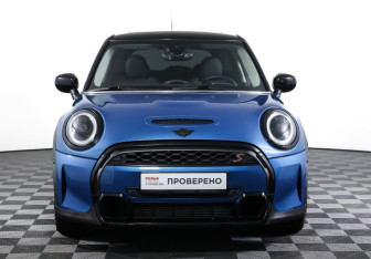 Подержанный автомобиль MINI Hatch 2021 года (2 фото)