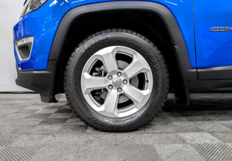 Подержанный автомобиль Jeep Compass 2018 года (18 фото)