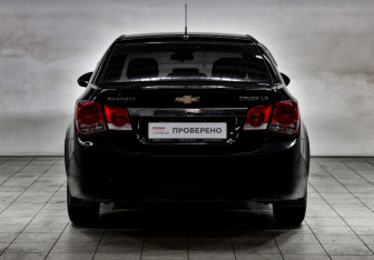 Подержанный автомобиль Chevrolet Cruze Sedan 2012 года (6 фото)