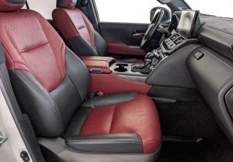 Подержанный автомобиль Toyota Land Cruiser Suv 2022 года (24 фото)