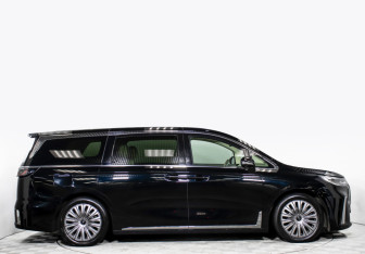 Подержанный автомобиль Voyah Dream 2023 года (3 фото)