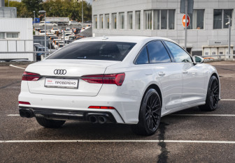 Подержанный автомобиль Audi A6 Sedan 2020 года (5 фото)