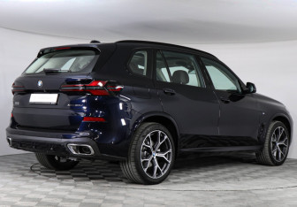 Новый BMW X5 2025 (2 фото)