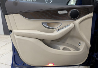 Подержанный автомобиль Mercedes-Benz GLC Coupe 2017 года (13 фото)