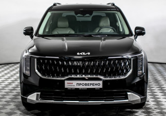 Подержанный автомобиль Kia Carnival 2024 года (2 фото)