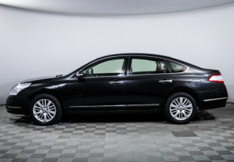 Подержанный автомобиль Nissan Teana 2012 года (8 фото)