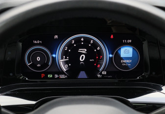 Подержанный автомобиль Volkswagen Golf Hatchback 2021 года (19 фото)