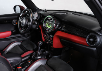 Подержанный автомобиль MINI Hatch 2016 года (11 фото)