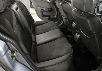 Подержанный автомобиль Opel Astra Sedan 2007 года (12 фото)
