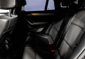 Подержанный автомобиль BMW X4 2017 года (13 фото)