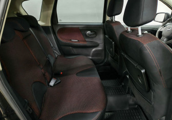 Подержанный автомобиль Nissan Note 2008 года (13 фото)