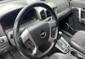 Подержанный автомобиль Chevrolet Captiva 2012 года (15 фото)