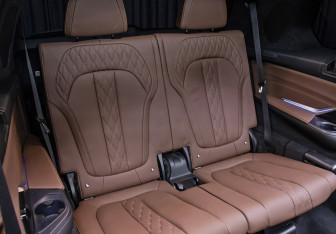 Подержанный автомобиль BMW X7 2021 года (12 фото)