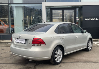 Подержанный автомобиль Volkswagen Polo Sedan 2011 года (5 фото)