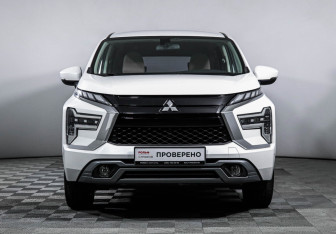 Подержанный автомобиль Mitsubishi Xpander 2023 года (2 фото)